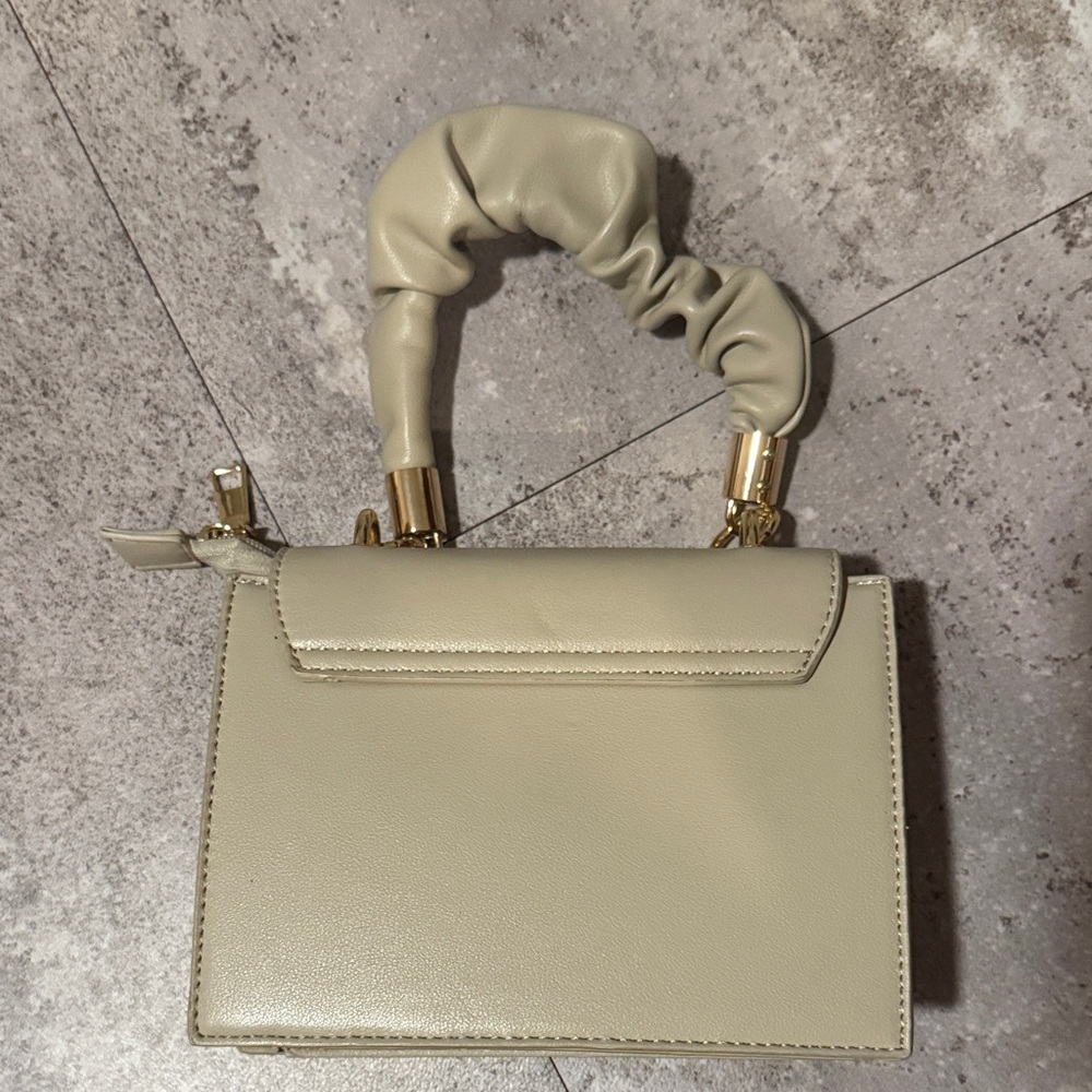 Every Hour Cream Mini Bag